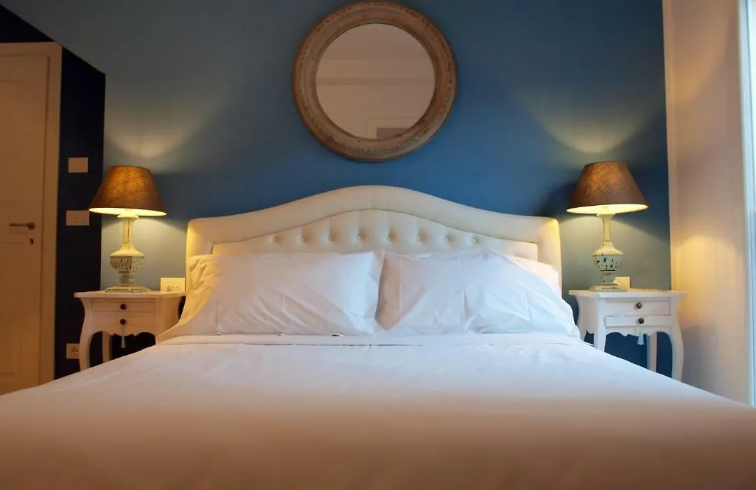 Cosmopolitan Central Rooms-1
